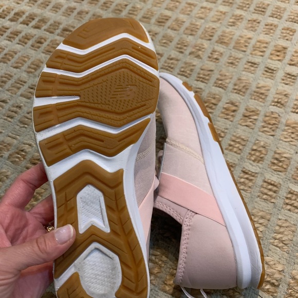 Like New New Balance Memory Foam - Picture 2 of 4